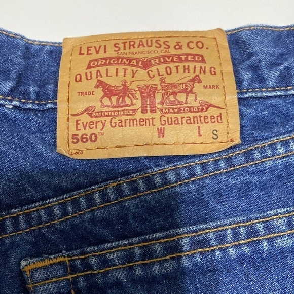 Levi’s 560 Loose Fit Straight Leg Shorts Size 12 - Picture 3 of 5